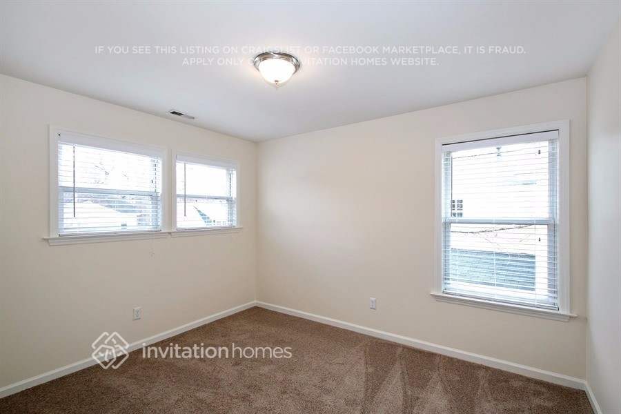 Building Photo - 10400 Neland St