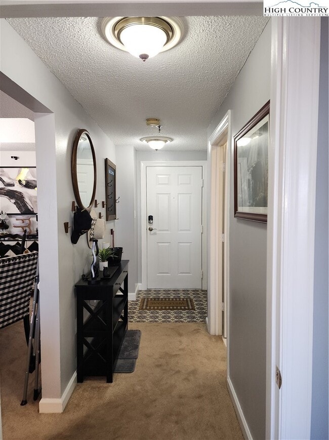 Building Photo - 303 Sugar Top Dr