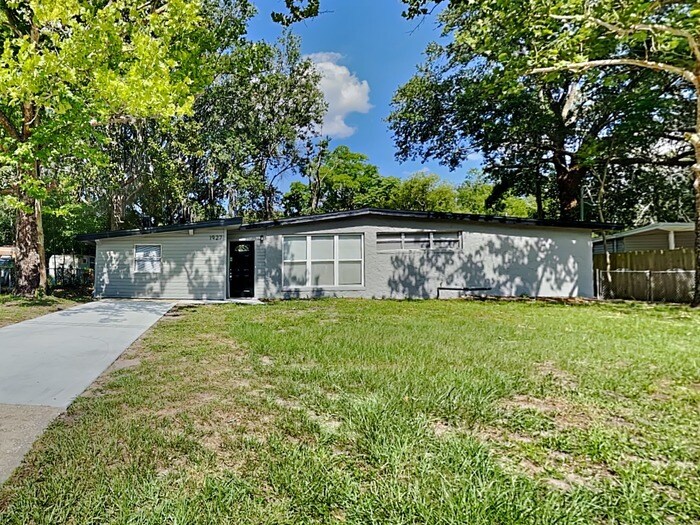 Primary Photo - 1927 Orlean Dr