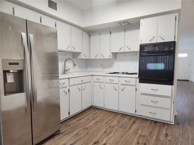 Building Photo - 2464 Australia Way E