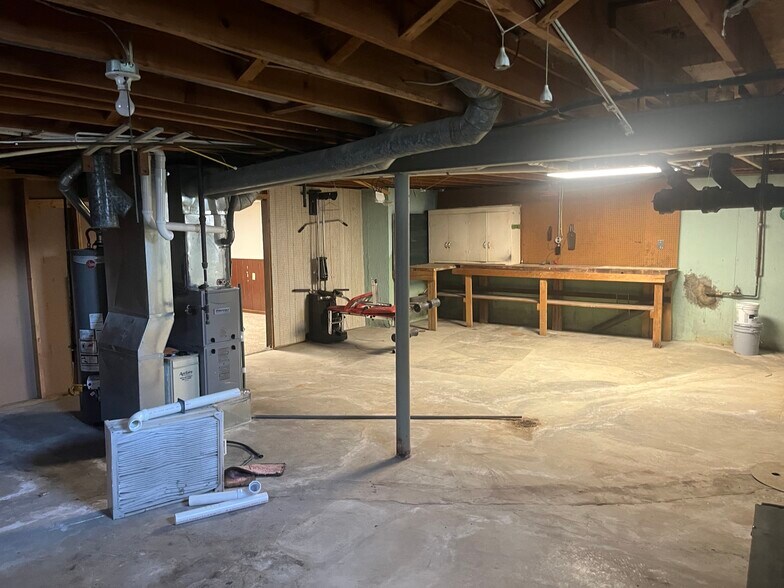 Building Photo - 7080 Millikin Rd