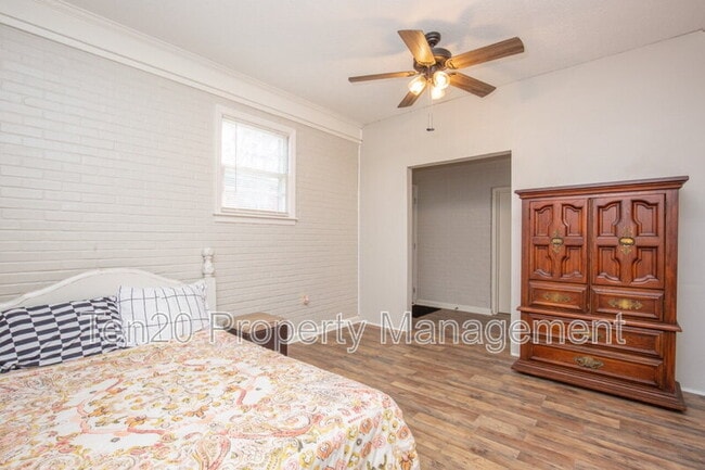 Building Photo - 4264 Yates Dr