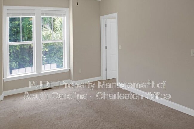 Building Photo - 1187 Dingle Rd