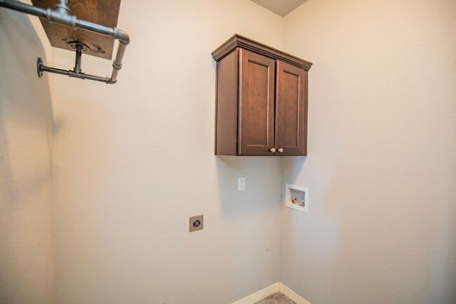 Building Photo - ***750 Fontana Street***
