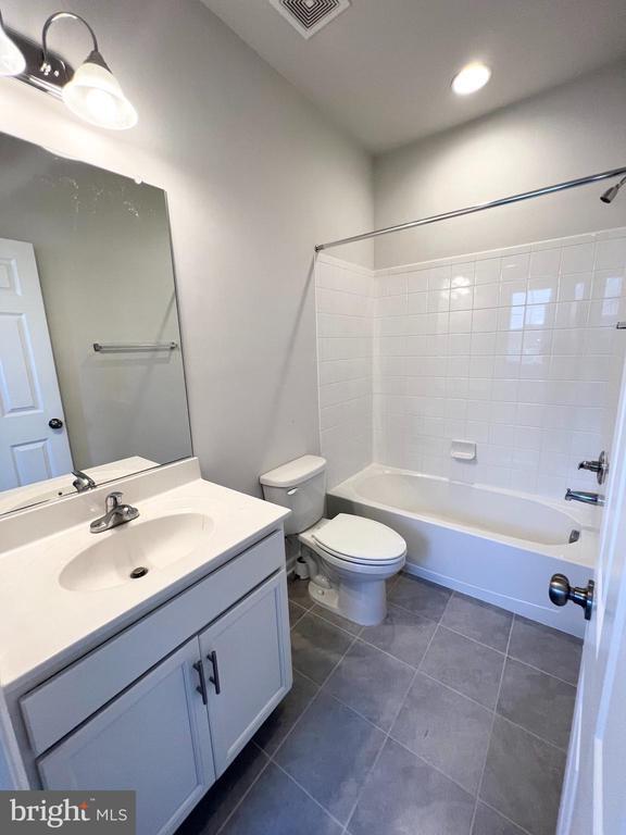 Building Photo - 3501 Landing Way