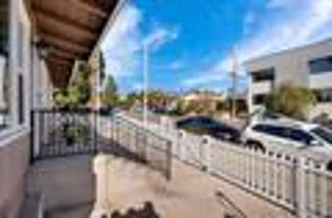 Building Photo - Pacific Beach