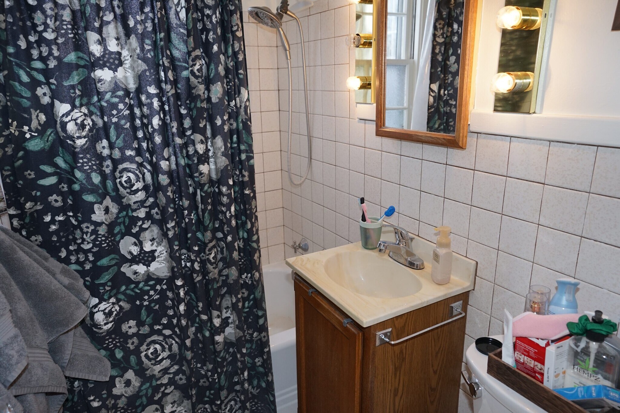 Building Photo - 1822 Vahlen St