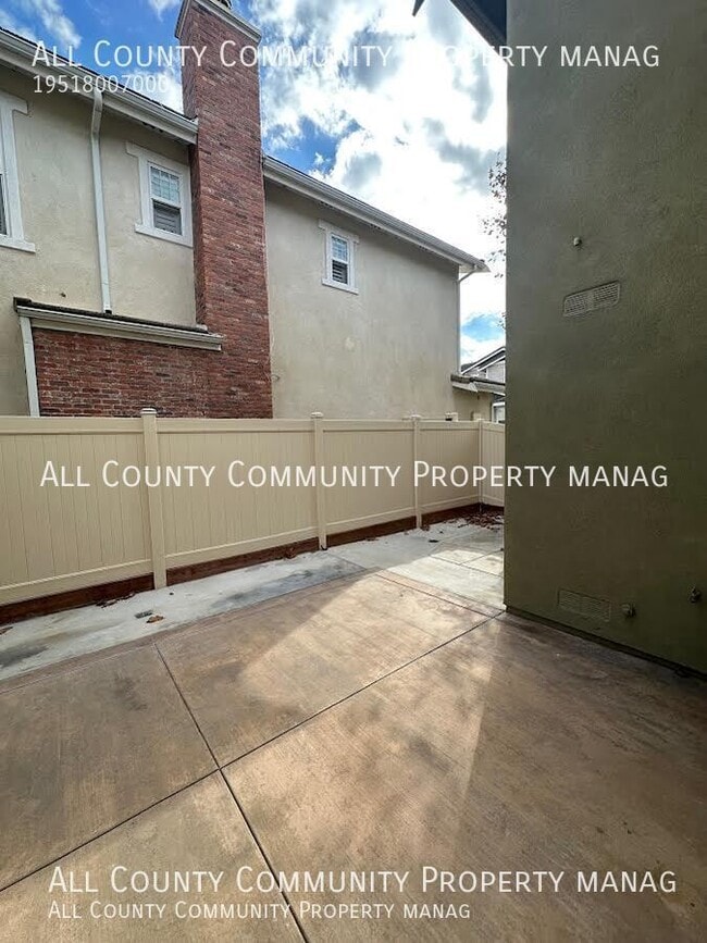 Building Photo - 18066 Lemon Dr