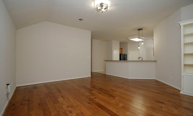 Building Photo - 15938 Cottage Ivy Cir