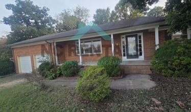 Building Photo - 3210 Garden Rd