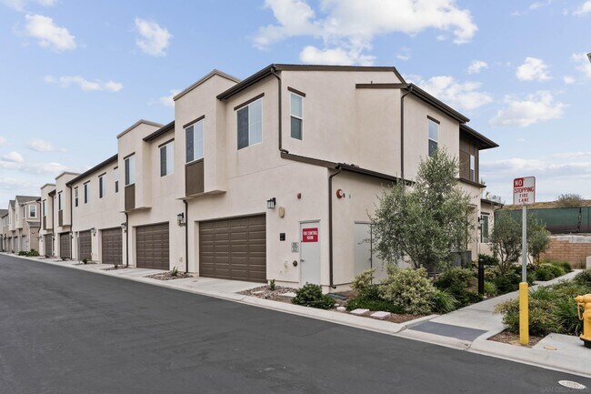Building Photo - 2098 Bluestone Cir