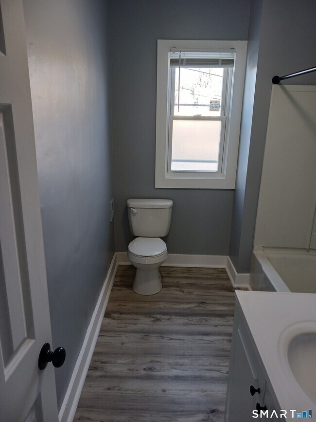 Building Photo - 15 Clark St