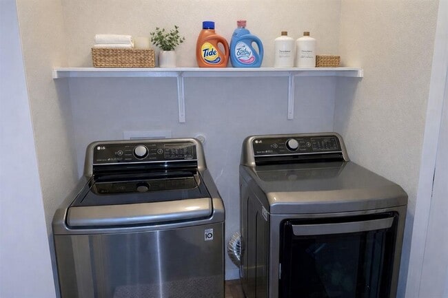 Building Photo - 2001 Faro Dr