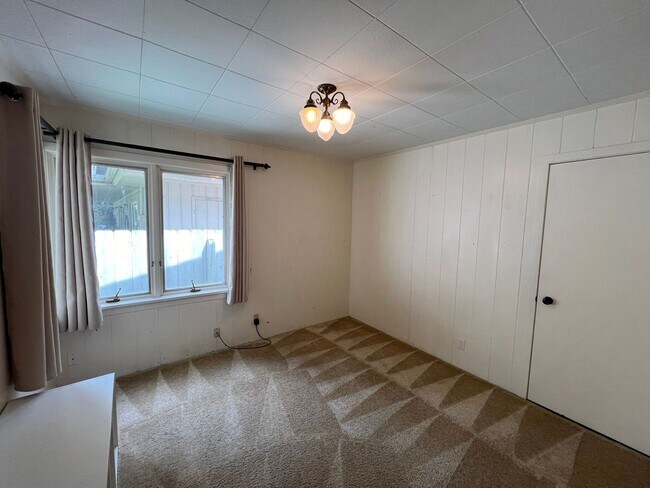 Building Photo - 3 bed, 2 bath house near Hayden Lake Count...