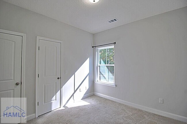 Building Photo - 741 Meloney Dr