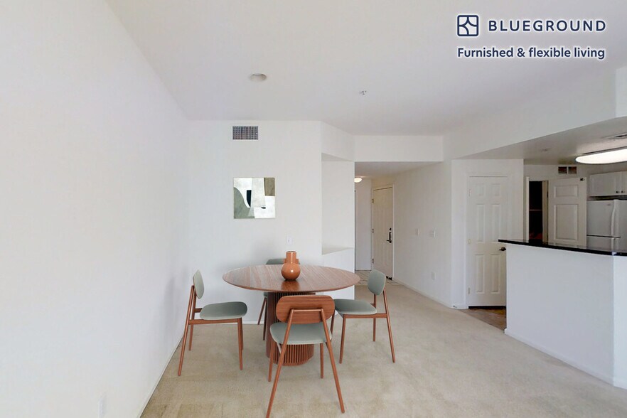 Building Photo - 3200 Rubino Dr