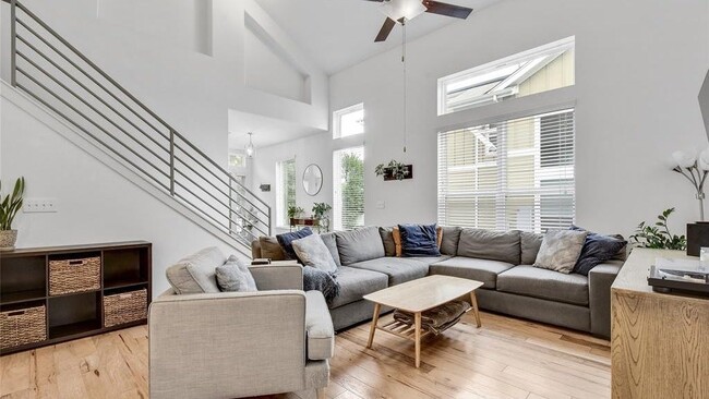 Building Photo - 2215 Capulet St