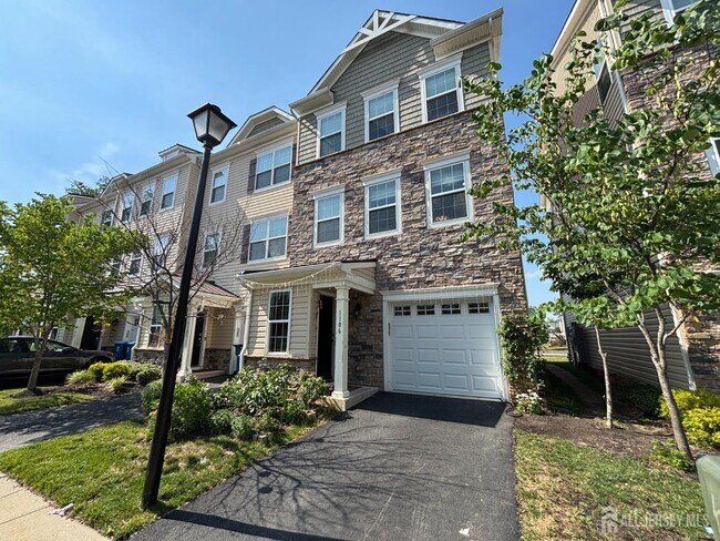 Building Photo - 1106 Hights Farm Rd N
