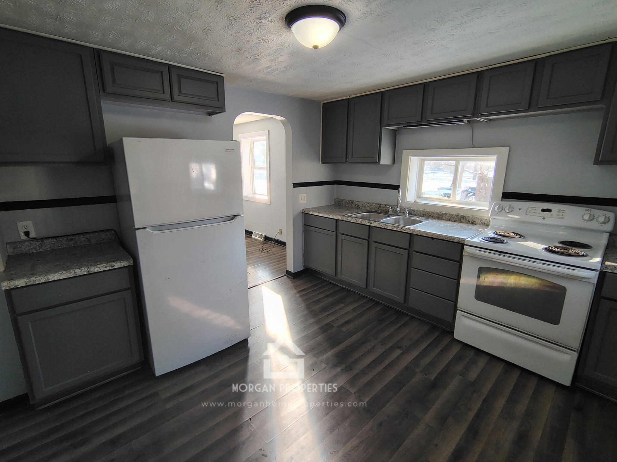 Building Photo - 2216 E Cornell Ave