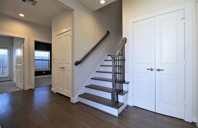 Building Photo - 3916 Tulane Oak Dr