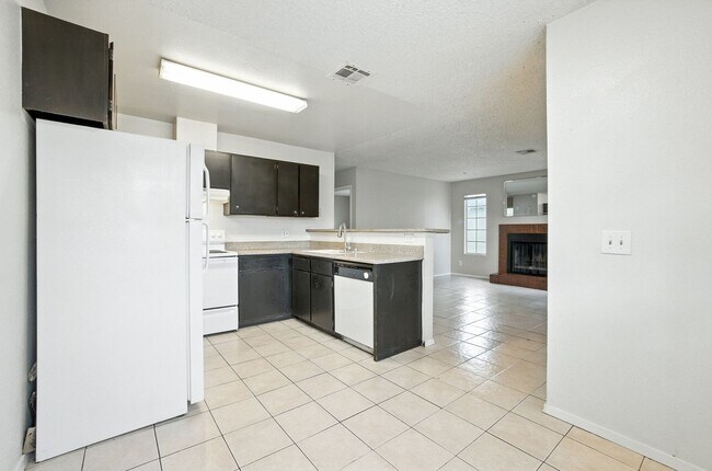 Building Photo - First floor 2-Bedroom, 1-Bath with Fireplace – Move-In Ready! ** MOVE IN SPECIAL! HALF OFF FIRST ...