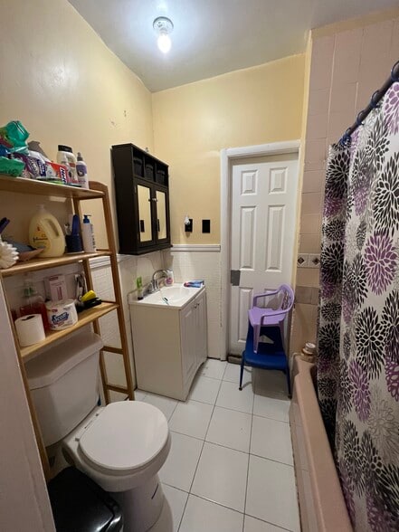 Building Photo - 193 Chatham St