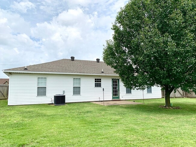 Building Photo - 5611 Prospect Rd