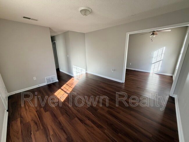 Building Photo - 3494 Sealy Ave