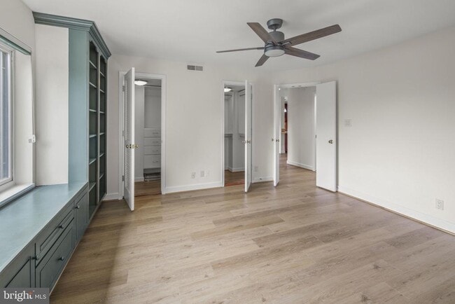 Building Photo - 8340 Greensboro Dr