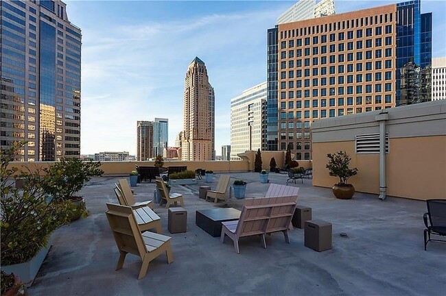 Building Photo - 1101 Juniper St NE