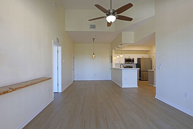 Building Photo - The Enclave 9005-1919