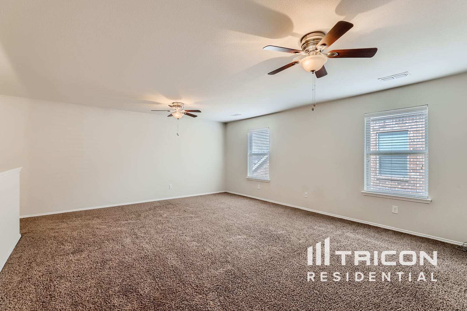 Building Photo - 1307 Hidden Valley Dr