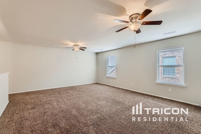 Building Photo - 1307 Hidden Valley Dr