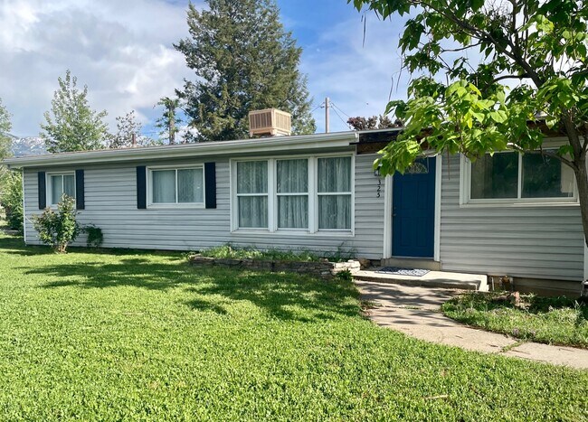 Primary Photo - 325 W Center St