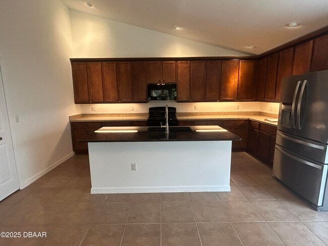 Building Photo - 665 Elk River Dr