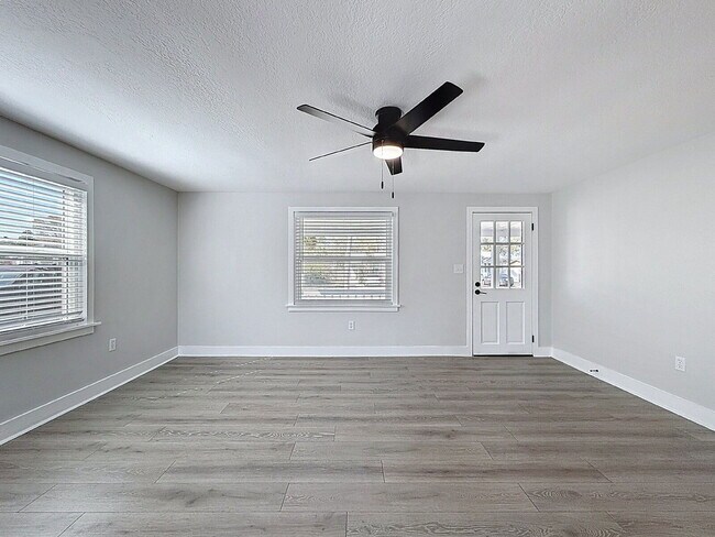 Building Photo - 768 49th Ave N