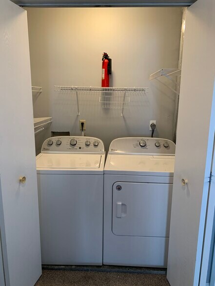 2nd floor laundry - 115 Delancy Pl