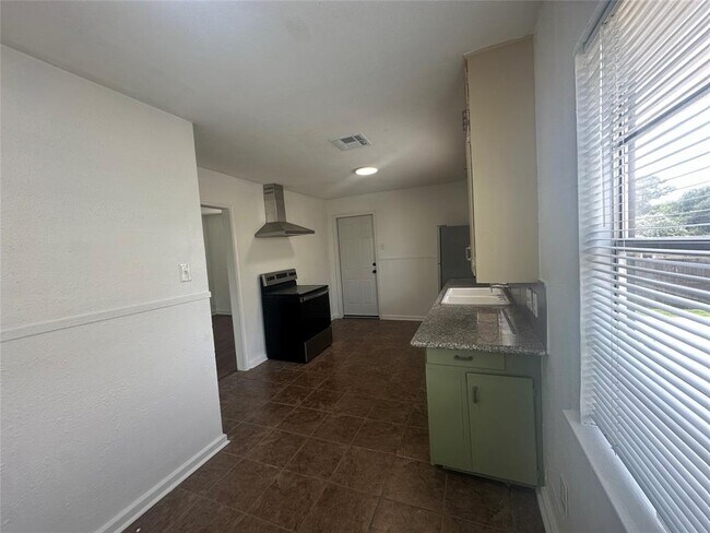 Building Photo - 3444 Blodgett St