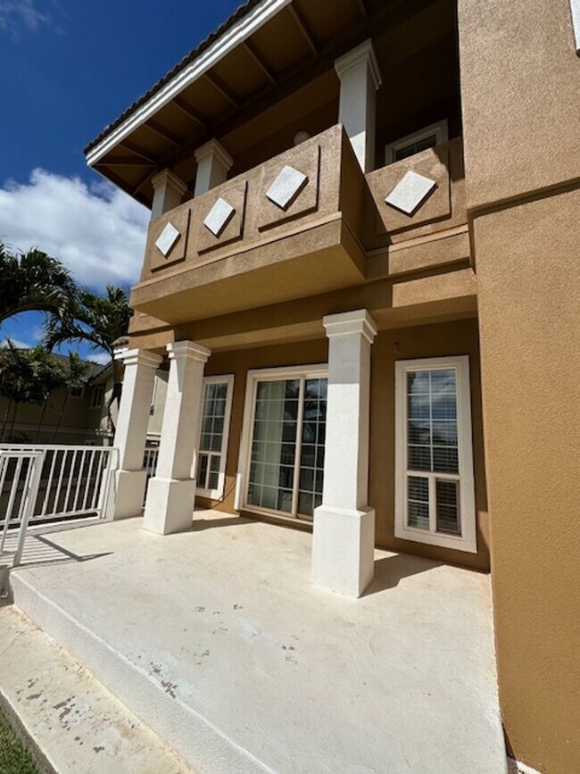 Building Photo - Single Family Executive Style Home in Gated Community