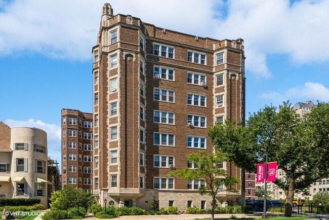 Primary Photo - 6334 N Sheridan Rd