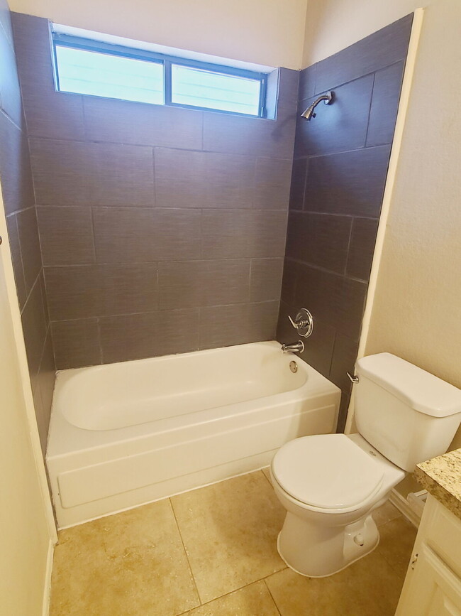 Building Photo - COMING SOON - Cedar Hill: Large 5 Bedroom,...