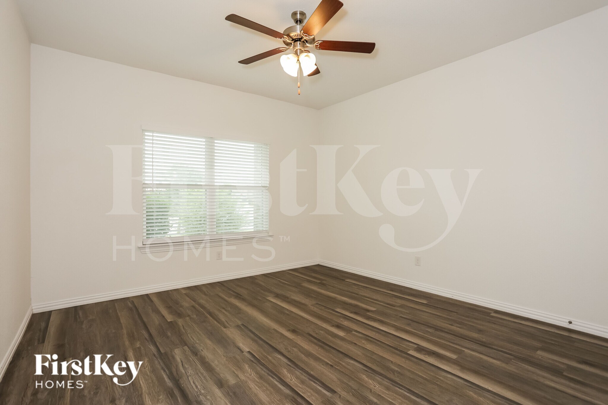 Building Photo - 7352 Parkside Pl Dr