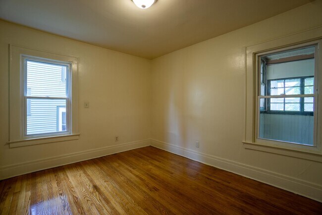 Building Photo - 231 Fellows Ave