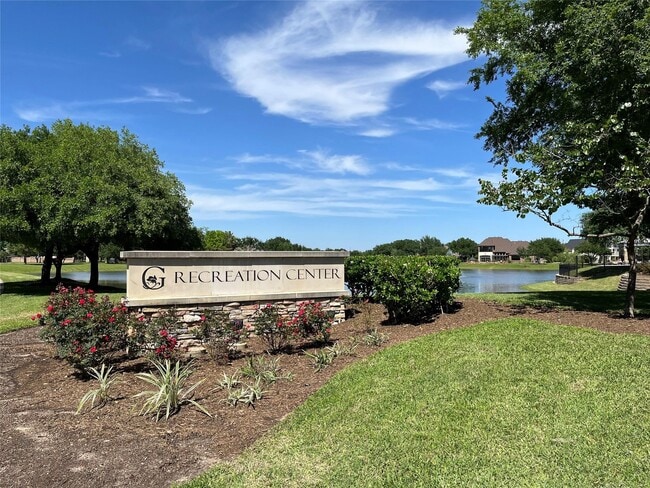 Building Photo - 1015 Longdraw Dr