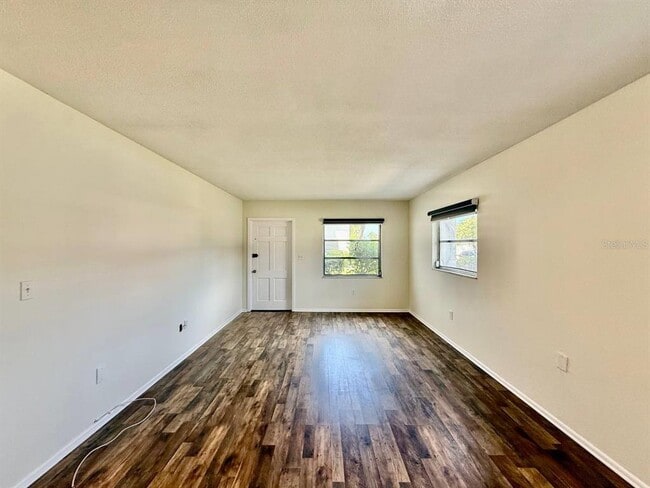 Building Photo - 3460 32nd Ave N