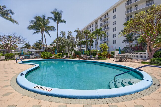 Building Photo - 2851 S Ocean Blvd
