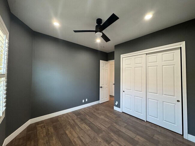 Building Photo - Welcome to the Quail Lake Gated Community!!!