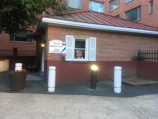 Barber Shop - 1011 Arlington Blvd