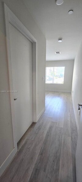 Building Photo - 2535 NE 193rd St