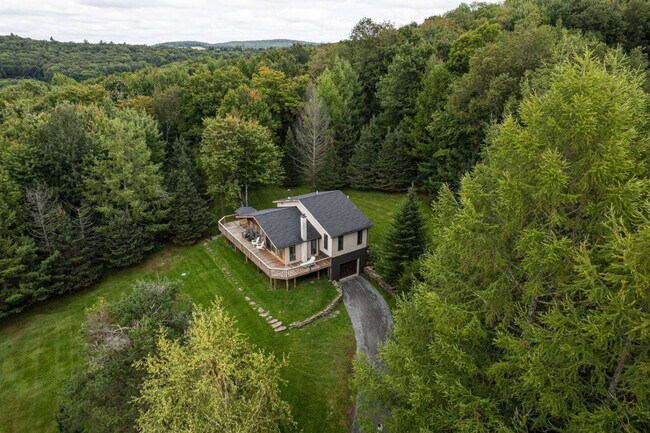 Building Photo - 6 Campbell Estates Rd